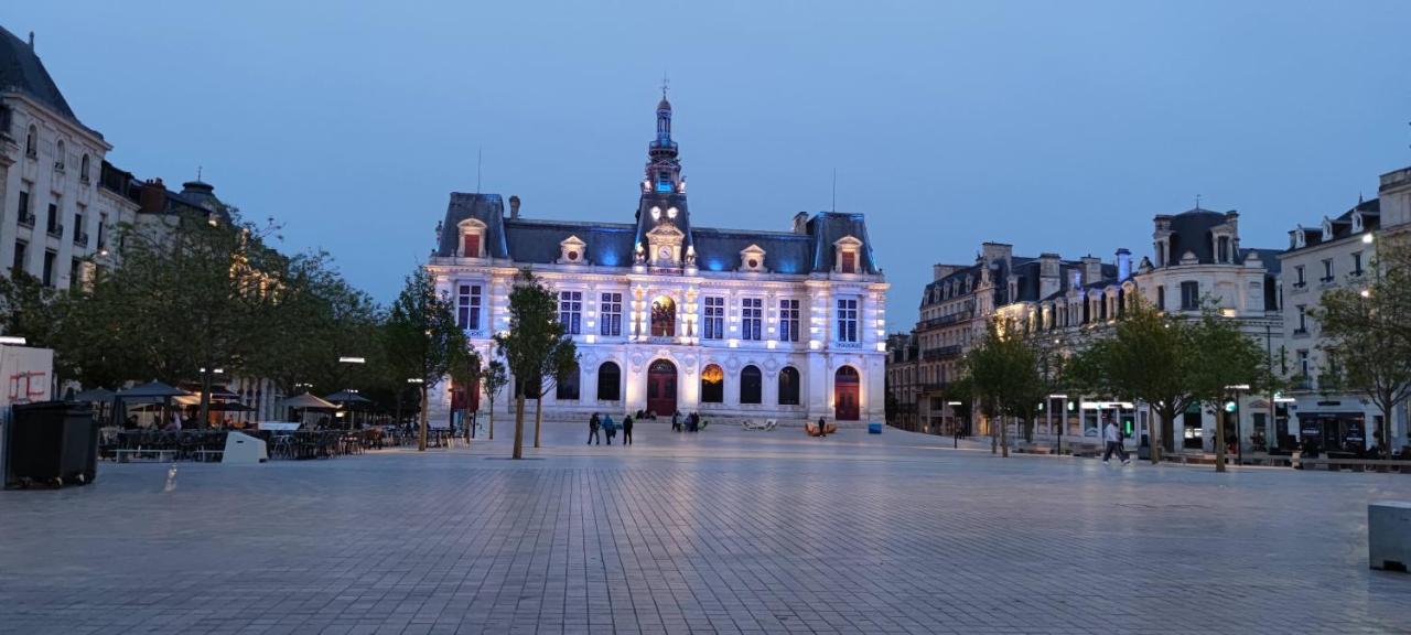Hyper Centre T2 spacieux et lumineux Poitiers Extérieur photo